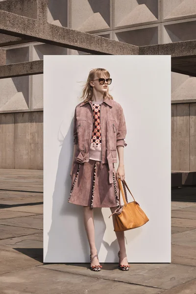 Look 19
